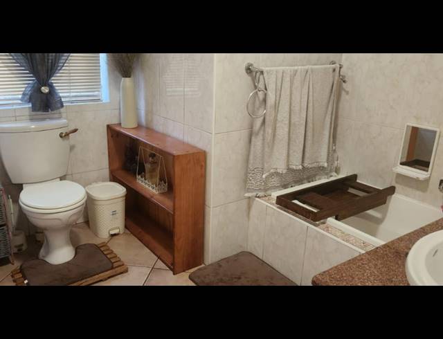 4 BEDROOM HOUSE FOR SALE IN ALBEMARLE EXT 2
